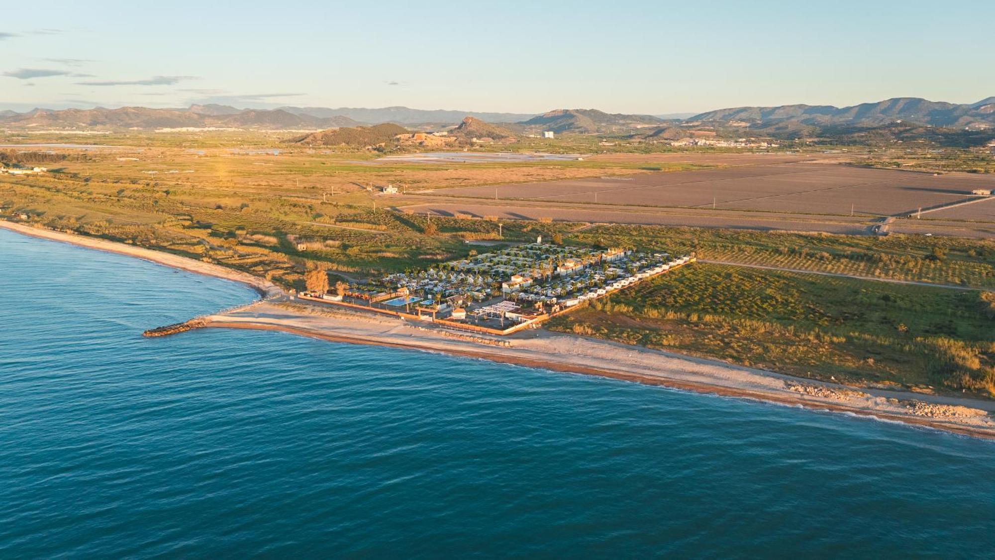 Camping Tres Estrellas Mediterraneo 奇尔切斯 外观 照片